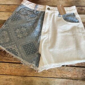 NWT Vestique White/Blue Country Girl Jean Shorts Size Small